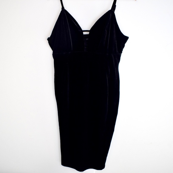 Haute Monde Dresses & Skirts - Haute Monde Black Velvet Bodycon Dress Sexy